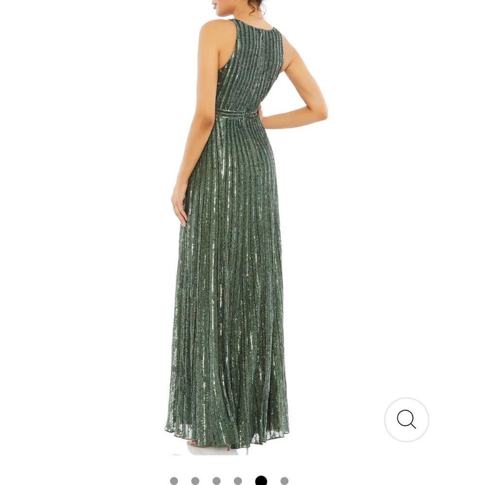 NWT Mac Duggal Deep Green Sequin Plunging V-Neck Gown, Size 10 - Picture 3 of 6